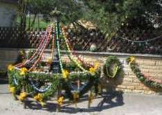 geschmückter Osterbrunnen