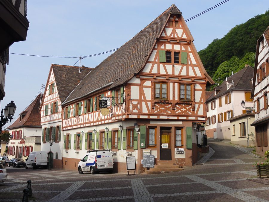 Historisches Haus in der Rue Principale von Oberbronn