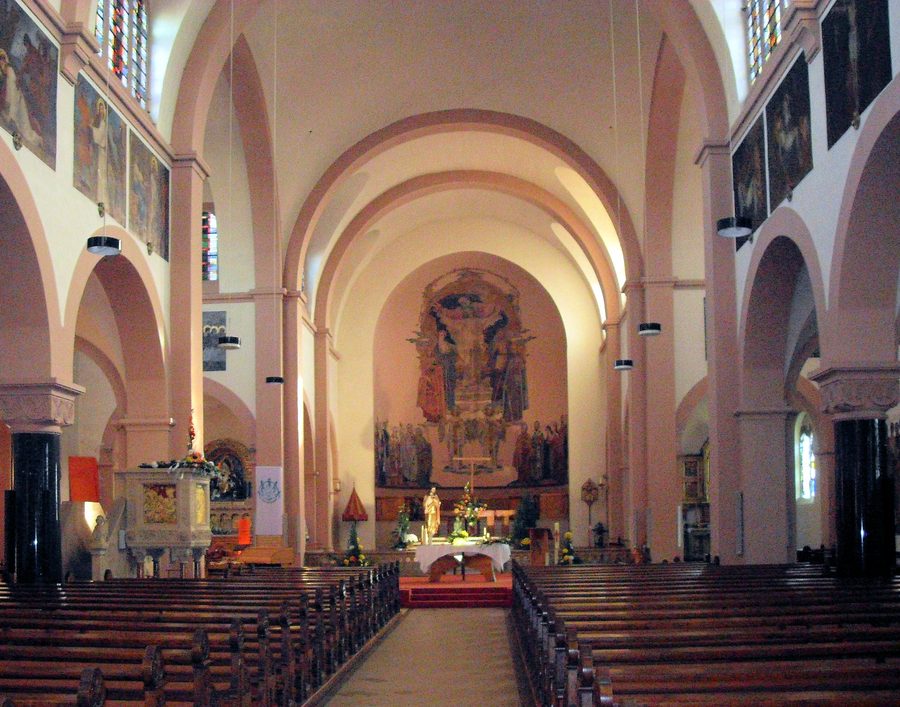 Innenraum der Basilika Sacré-Cœur de Lutterbach