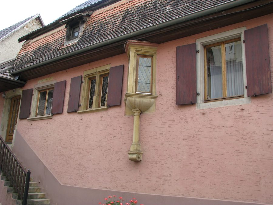 Historisches Gebäude in der Rue de l'Église in Westhalten