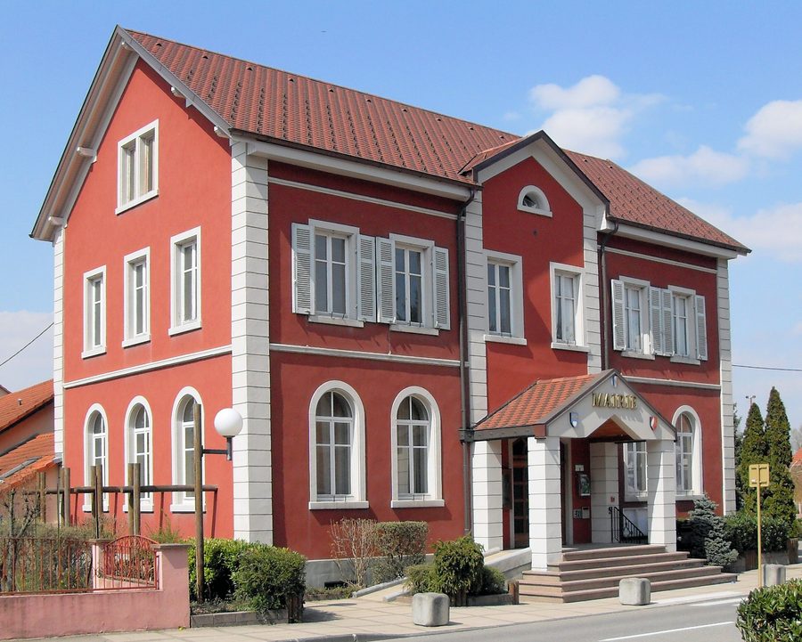 Rathaus und frühere Schule von Dietwiller