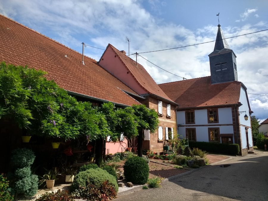 Kirche von Hinsbourg an der Rue Principale
