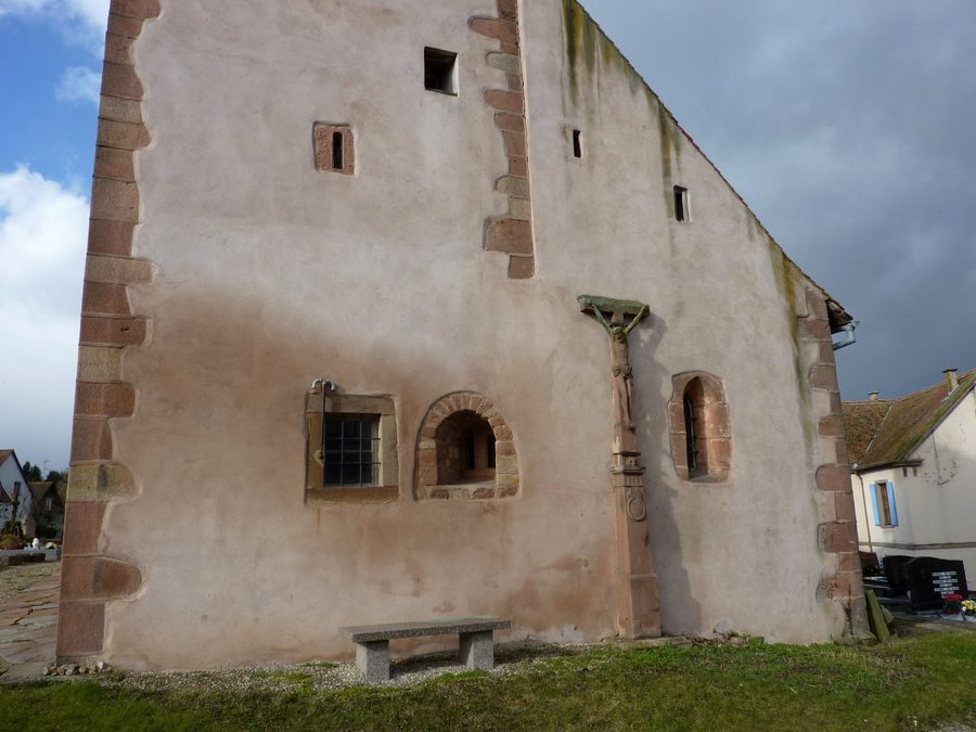 Außenansicht der Kirche Saint-Arbogast in Bourgheim