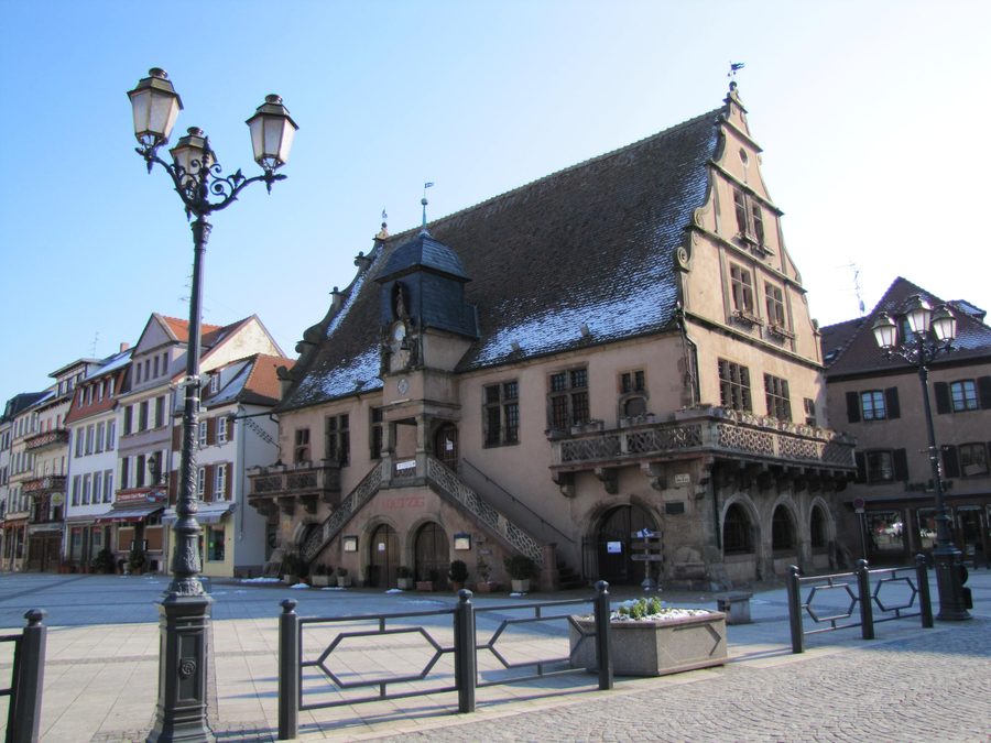 Le Metzig, ancien siège de corporation des bouchers, sur la place de l’Hôtel-de-Ville à Molsheim.