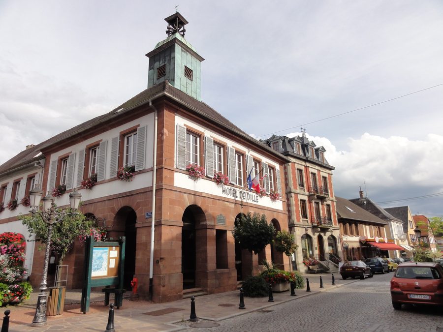 Historisches Rathaus von Ingwiller im Bas-Rhin