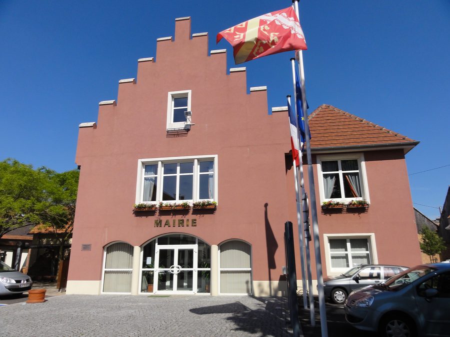 Rathaus von Griesheim-près-Molsheim am Place du Tilleul im Elsass