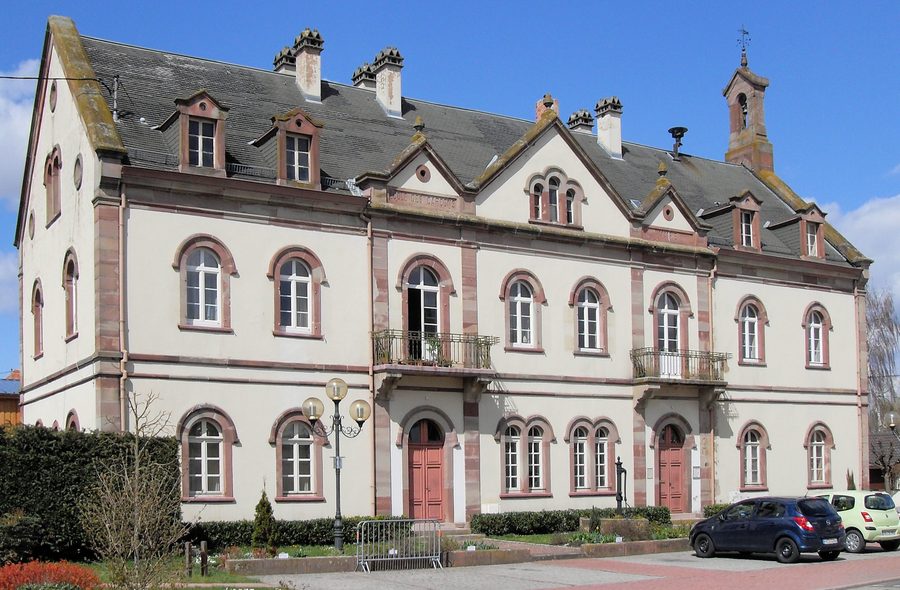 Mairie-école von Sermersheim im Elsass