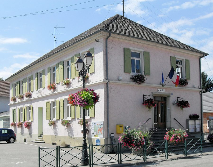 La mairie et l'ancienne école de Grentzingen