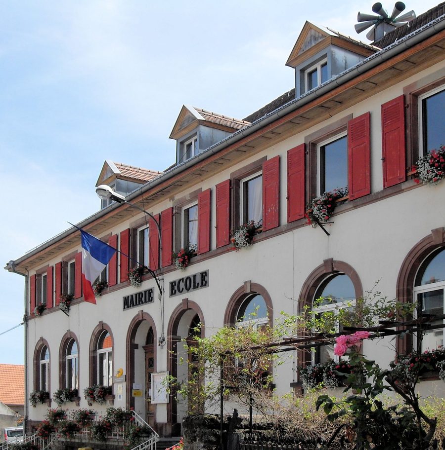 La mairie-école de Steinbach, bâtiment municipal vu de l’extérieur