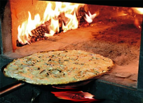 Flammkuchen im Holzofen